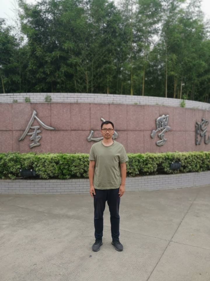服务系 刘飞 省青蓝工程培养对象.jpg